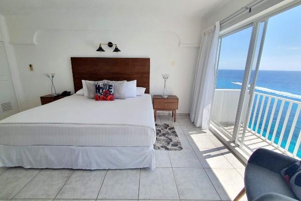 Deluxe Oceanfront King