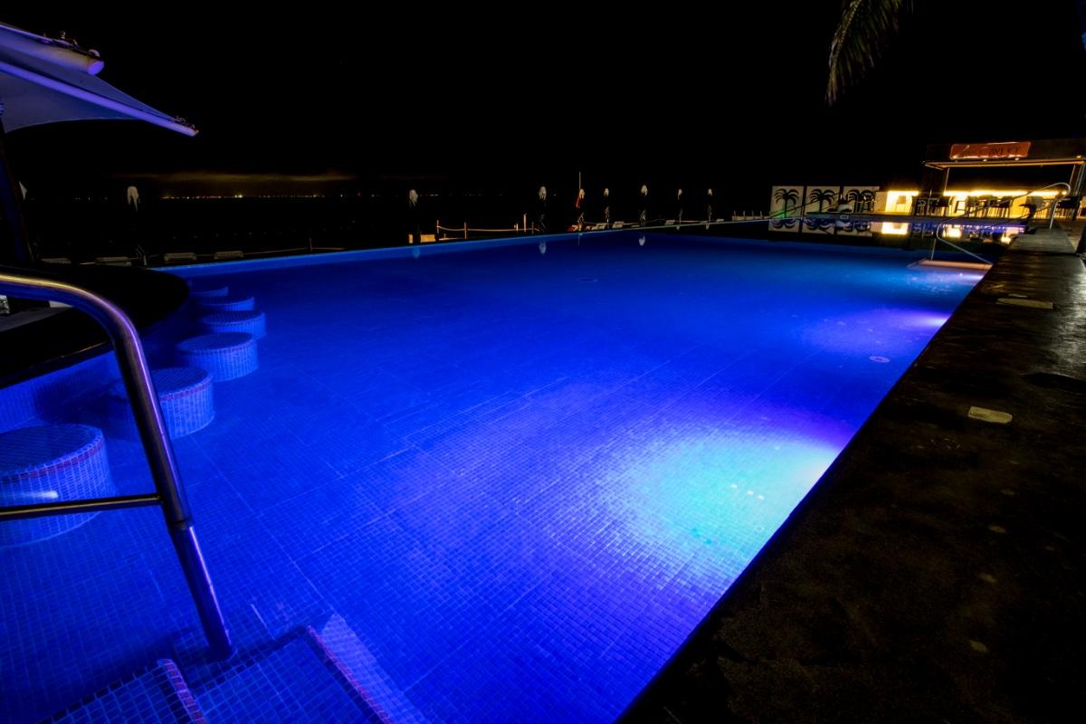 Heated infinity-edge pool