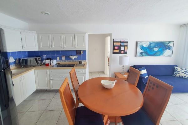 One Bedroom King Suite