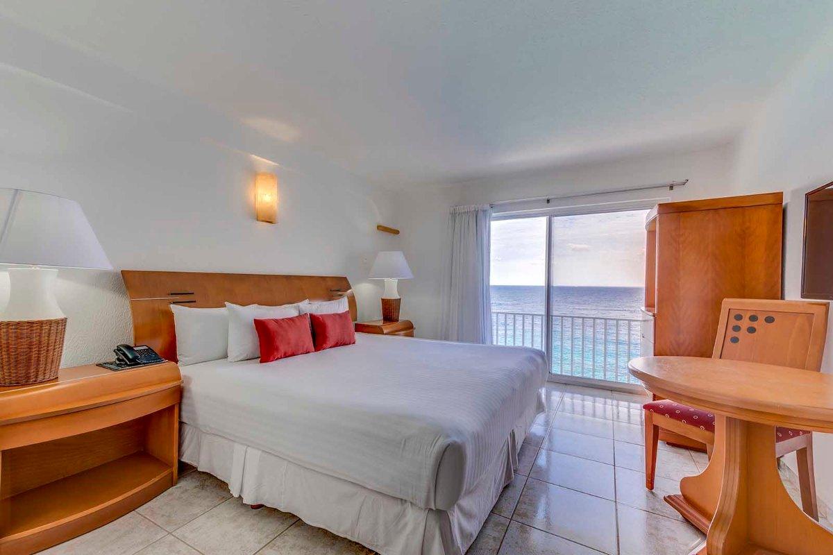 Deluxe Oceanfront King