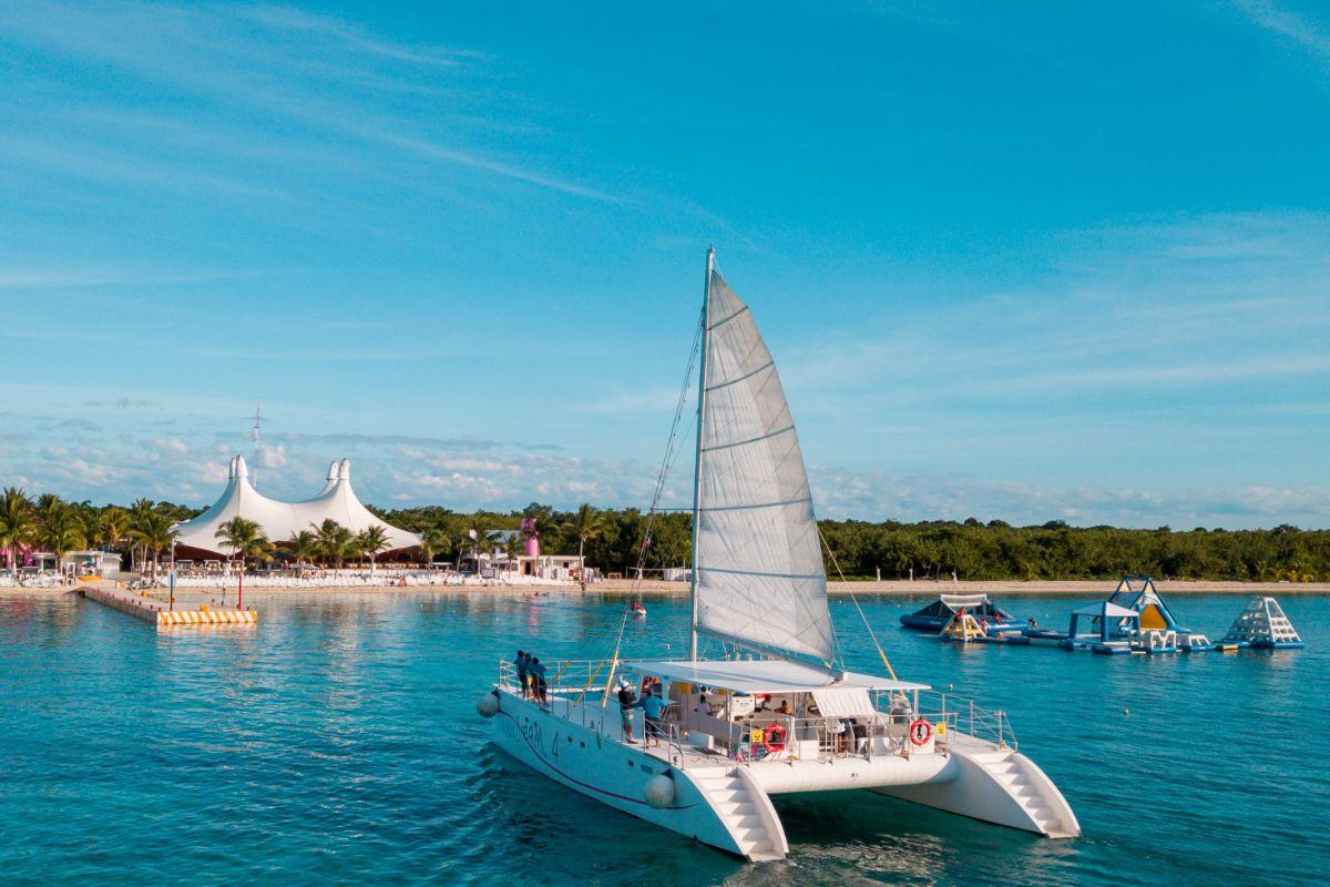 Playa Mia Beach and Water Park: Fun in the Sun