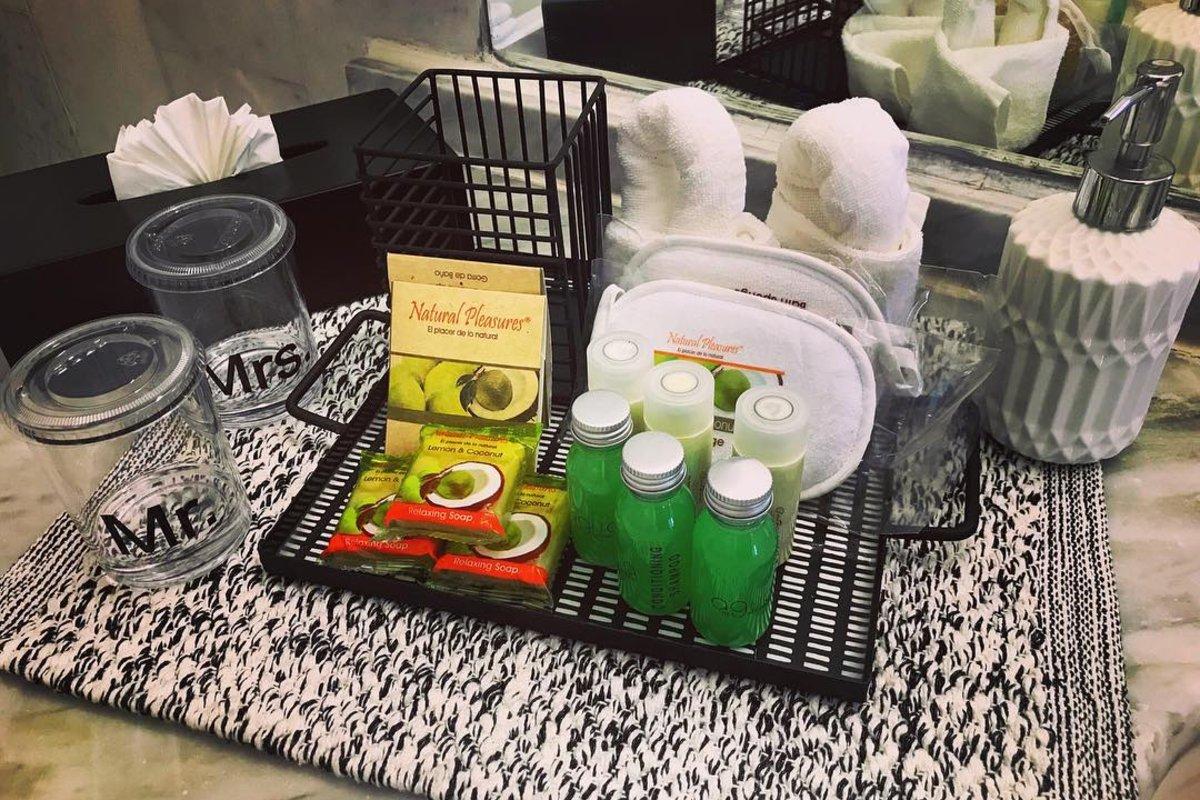 Shower amenities