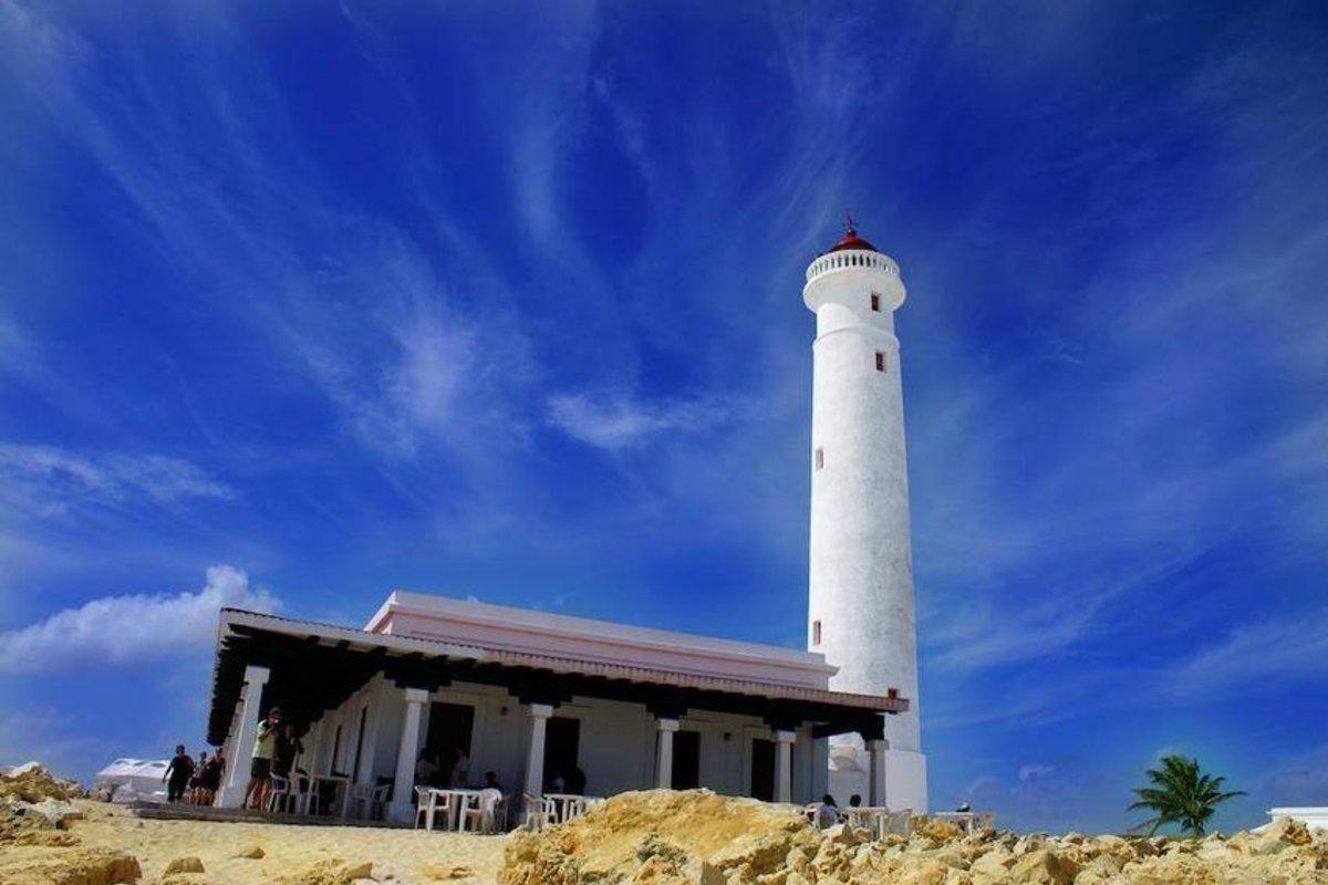 Celaráin Lighthouse Punta Sur Eco Beach Park