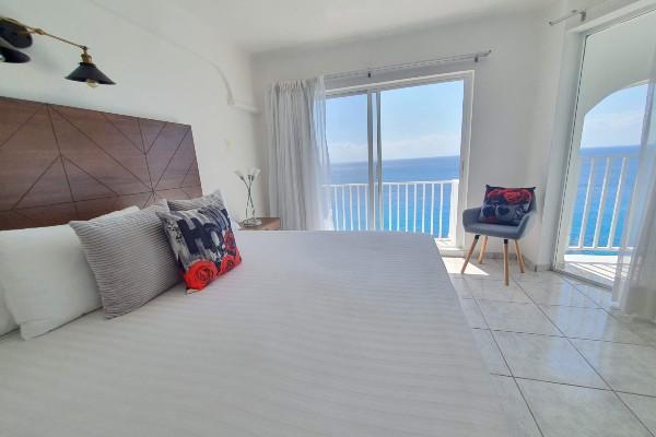 One Bedroom King Suite